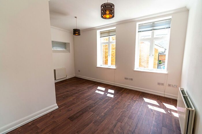 2 Bedroom Flat To Rent In High Street, Faraday House High Street, ME1