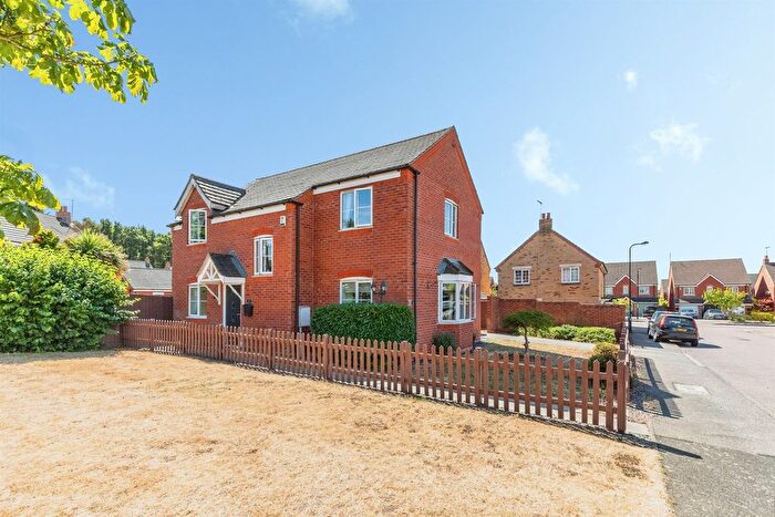 4 Bedroom Detached House For Sale In Hazel Copse, Northampton, NN4