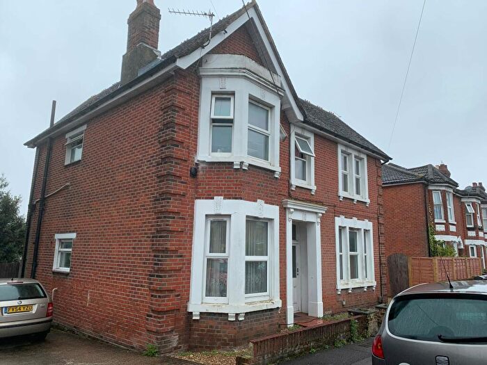 Flat To Rent In Richmond Road, Southampton, SO15
