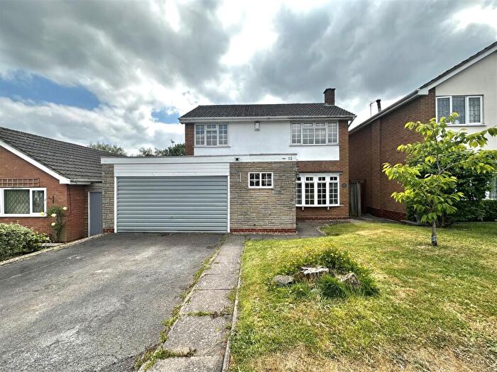 4 Bedroom House To Rent In Holbeche Road, Knowle, Solihull, B93