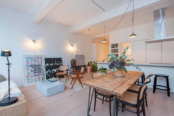 1 Bedroom Flat To Rent In Great Titchfield Street, Fitzrovia, London, W1W