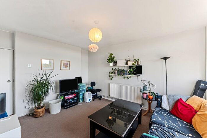 3 Bedroom Flat For Sale In Tilford Gardens, London, SW19