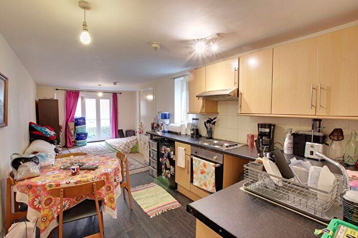 Flat To Rent In St. Peters Terrace, Bath, BA2