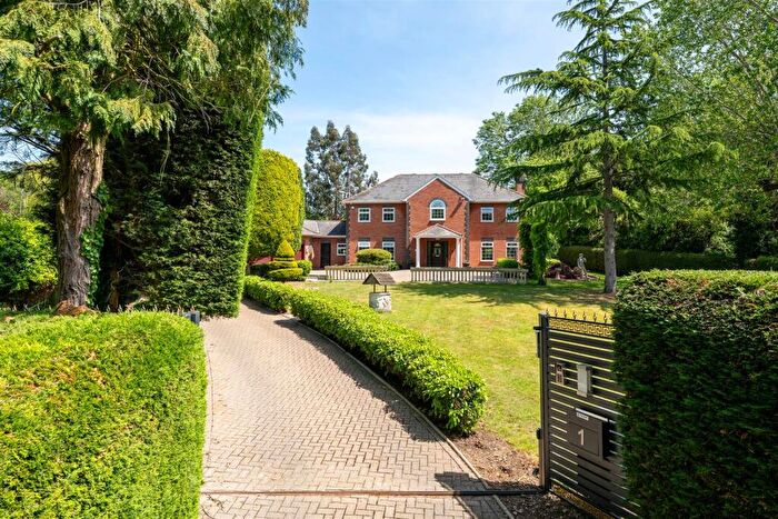 5 Bedroom Detached House For Sale In Brook Lane, Renhold, Bedford, MK41