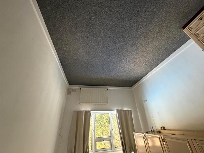 5 Bedroom Semi-Detached House To Rent In Rufford Close, Eastleigh, SO50