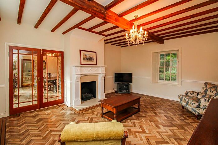 5 Bedroom Semi-Detached House For Sale In Escourt Road, Darrington, Pontefract, WF8