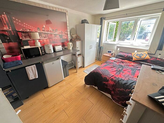 1 Bedroom Flat To Rent In Ombersley Close, Redditch, B98