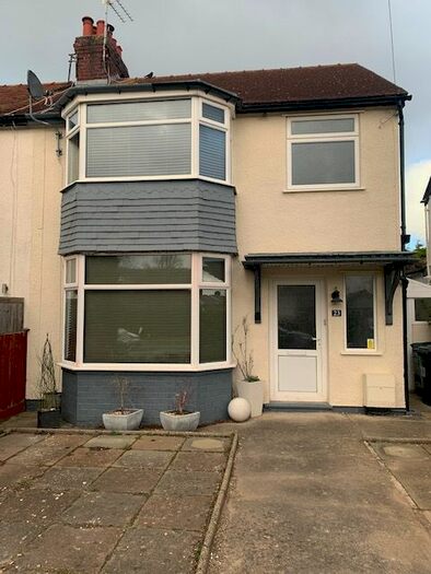 3 Bedroom Semi-Detached House To Rent In Trafford Park, Penrhyn Bay LL30