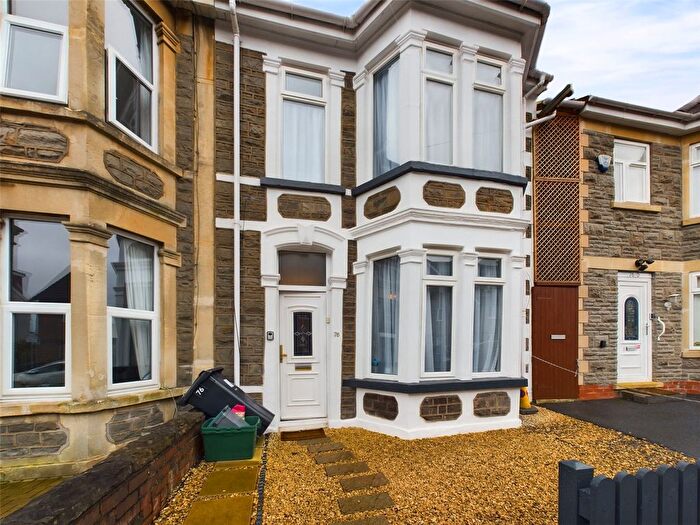 3 Bedroom End Of Terrace House To Rent In North Street, Downend, Bristol, BS16