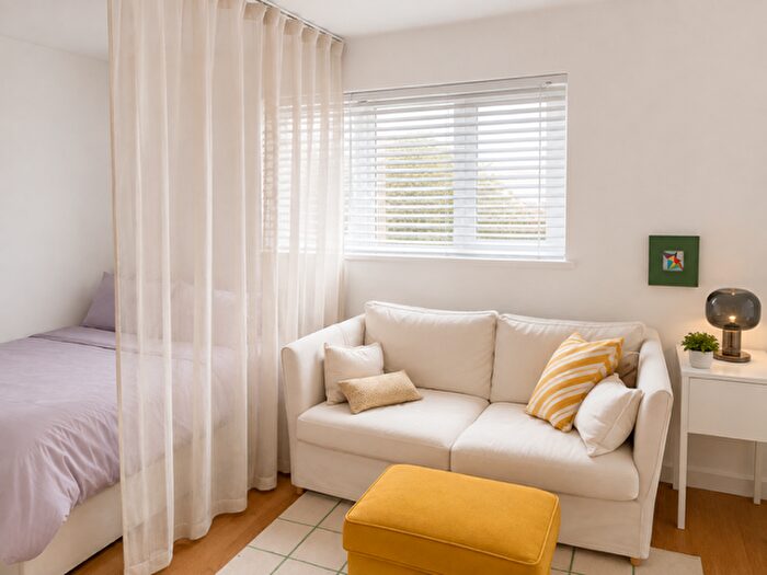 Studio To Rent In Oakfield Road, Croydon, CR0