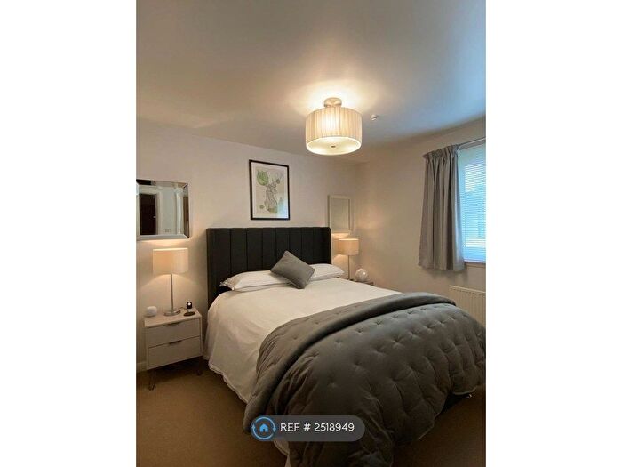 2 Bedroom Flat To Rent In Rubislaw Square, Aberdeen, AB15