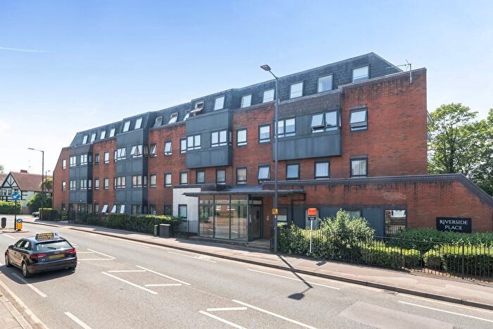 2 Bedroom Flat To Rent In Marsh Road, Pinner, HA5