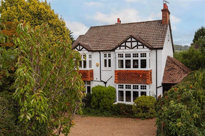4 Bedroom Detached House For Sale In Deepdene Avenue, Dorking, RH4