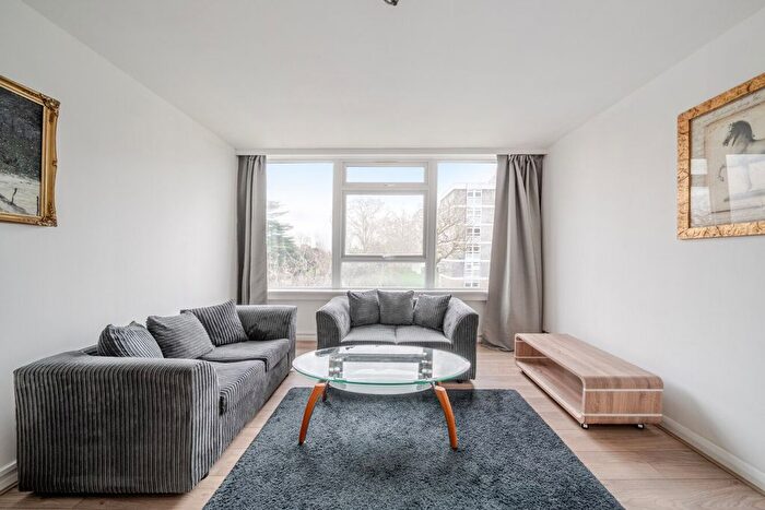 2 Bedroom Flat To Rent In Keswick Road, Putney, London, SW15