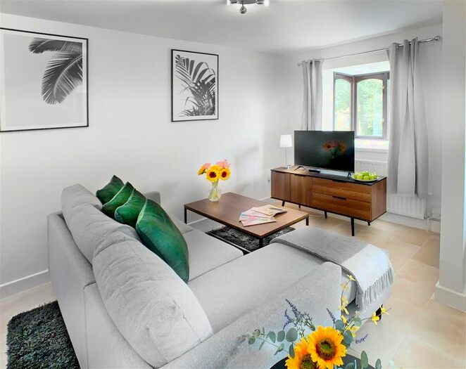 2 Bedroom Flat To Rent In St. Annes Road, Hitchin SG5