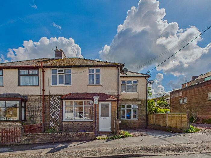 4 Bedroom Semi-Detached House For Sale In Meadowside, Disley, SK12