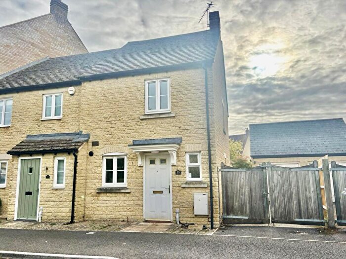 2 Bedroom House To Rent In Cedar Road, Carterton, OX18
