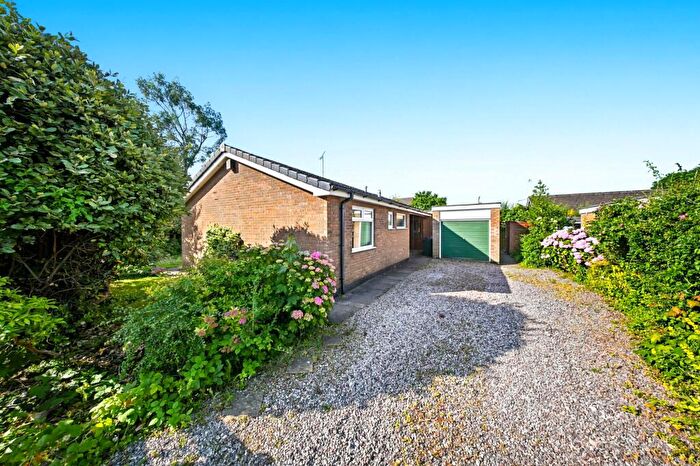 3 Bedroom Bungalow For Sale In Park Lane, Hartford, CW8