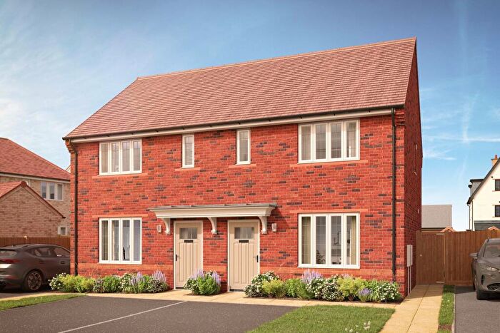 2 Bedroom Semi Detached House For Sale In Ashingdon Road, Rochford, SS4