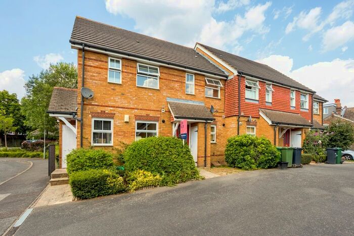 2 Bedroom Terraced House To Rent In Shire Place, Redhill, RH1