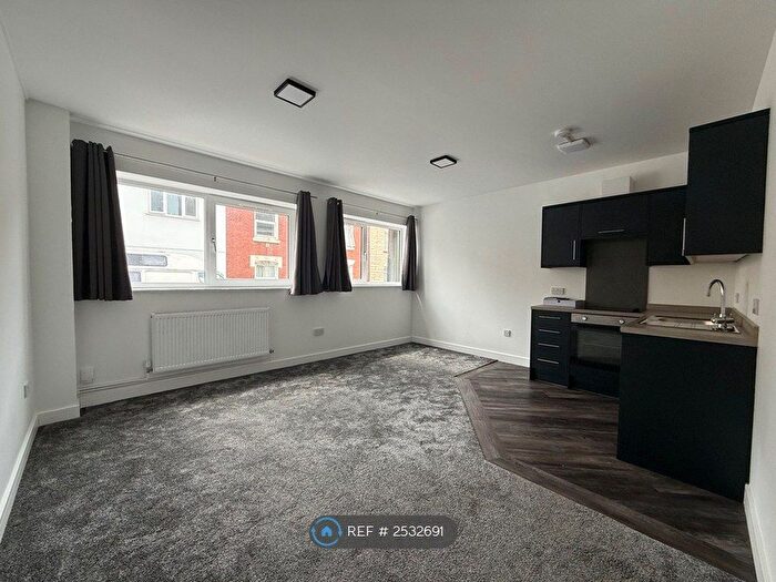 2 Bedroom Flat To Rent In Fawcett Road, Southsea, PO4