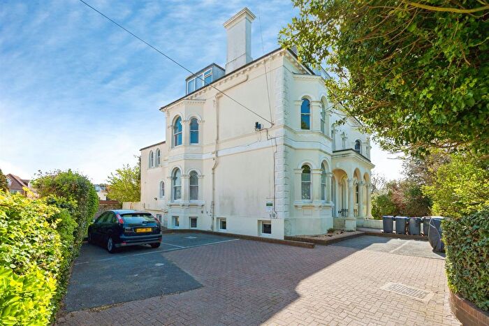 1 Bedroom Studio For Sale In Farncombe Road, Worthing, BN11