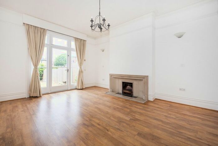 2 Bedroom Flat To Rent In Ewell Road, Surbiton, KT6