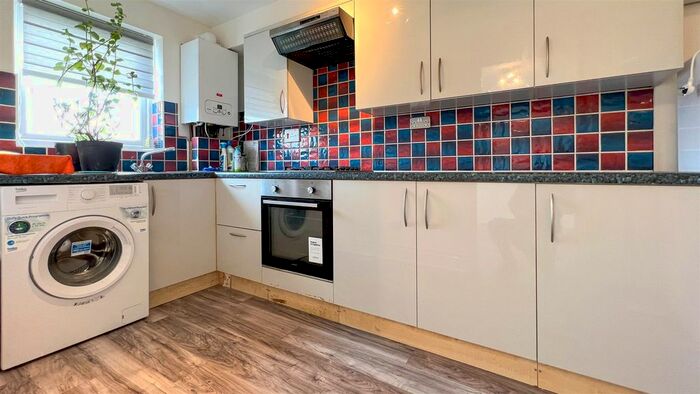 1 Bedroom Flat To Rent In Evergreen Way, Hayes, UB3