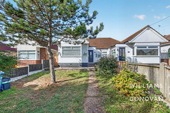 2 Bedroom Semi-Detached Bungalow For Sale In High Road, Essex, SS7