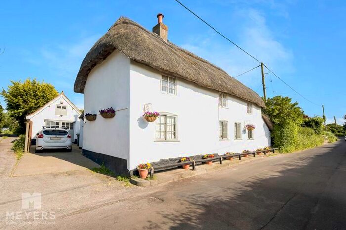 3 Bedroom Cottage For Sale In Burton Road, East Burton, BH20
