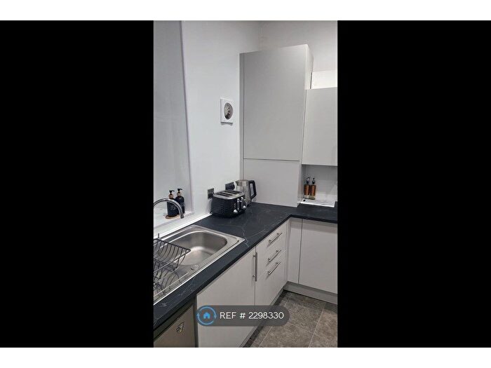 1 Bedroom Flat To Rent In High Street, Dumbarton, G82