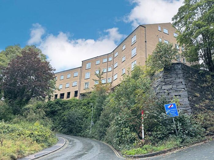 2 Bedroom Apartment To Rent In Jubilee Street, Caddy Field Court Jubilee Street, HX3