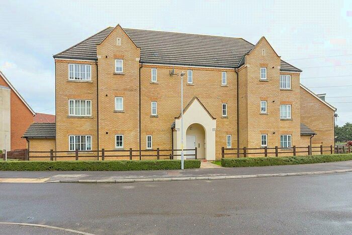 2 Bedroom Apartment To Rent In Reams Way, Sittingbourne, Kent, ME10