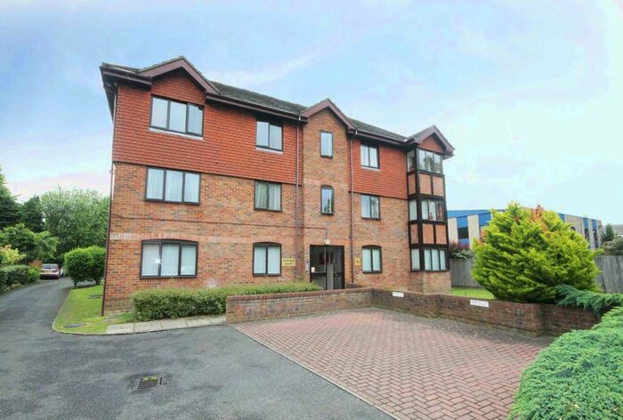 1 Bedroom Flat To Rent In Oldfield Road, Hampton, TW12