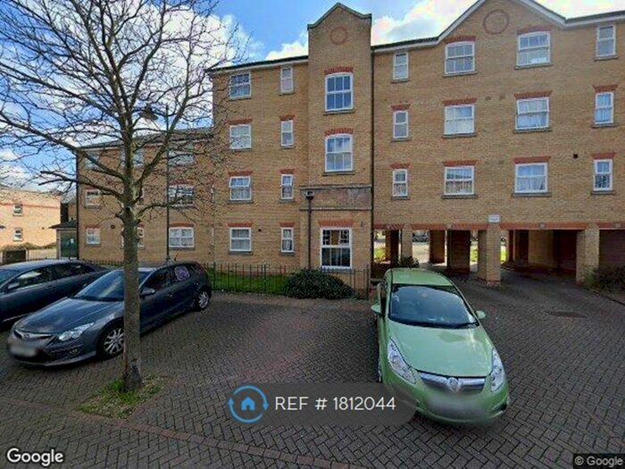 2 Bedroom Flat To Rent In Enfield, Enfield, EN3