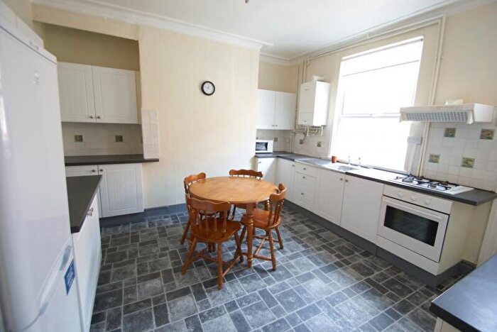 4 Bedroom Terraced House To Rent In Burchett Grove, Woodhouse, Leeds, LS6