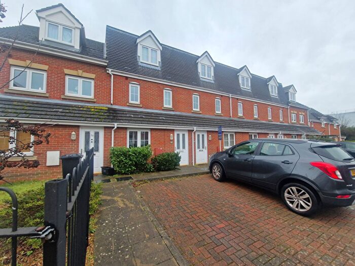 2 Bedroom Maisonette To Rent In Chadwick Way, Hamble-Le-Rice, SO31