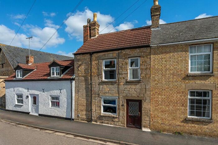 2 Bedroom Cottage For Sale In Bridge Street, Deeping St James, PE6