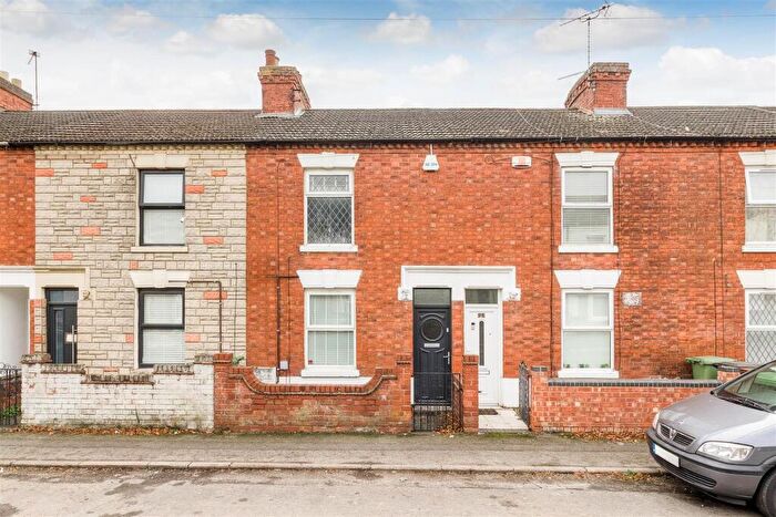 2 Bedroom Terraced House For Sale In Great Park Street, Wellingborough, NN8