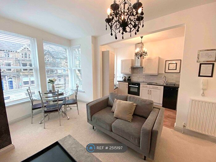 2 Bedroom Flat To Rent In Valley Drive, Harrogate, HG2