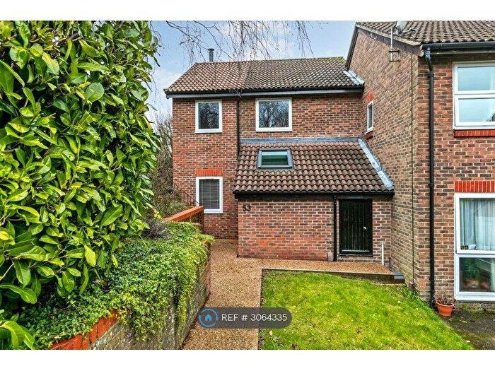 3 Bedroom End Terrace House To Rent In Harrow Down, Winchester, SO22
