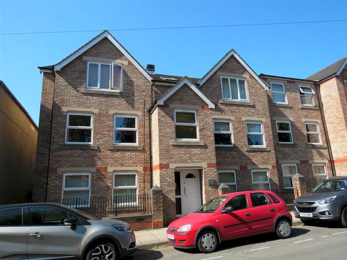 2 Bedroom Flat To Rent In Cromwell House, Cromwell Road, York, YO1