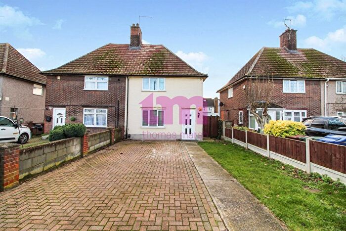 3 Bedroom Semi Detached House To Rent In Southview Avenue, Tilbury, RM18