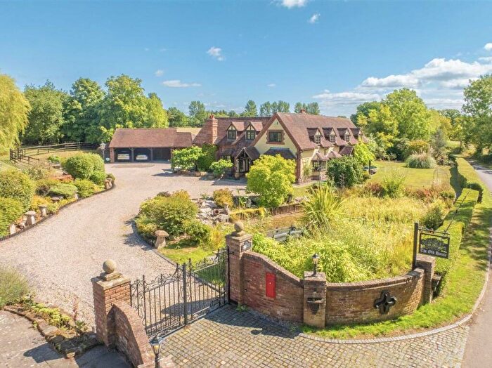 3 Bedroom Detached House For Sale In Gentlemans Lane, Ullenhall, B95