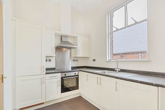 1 Bedroom Apartment For Sale In Grosvenor Gate, Leicester, LE5