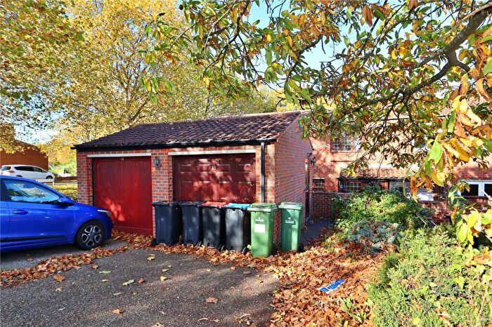 3 Bedroom Terraced House For Sale In Walbrook Avenue, Springfield, MK6