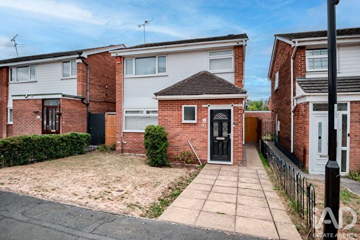 3 Bedroom Detached House For Sale In Alex Grierson Close, Coventry, CV3