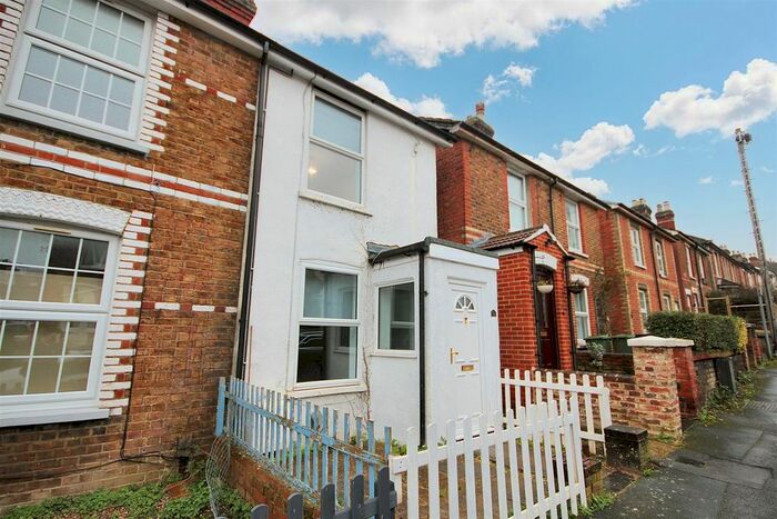 2 Bedroom Semi-Detached House To Rent In Ludlow Road, Guildford, GU2