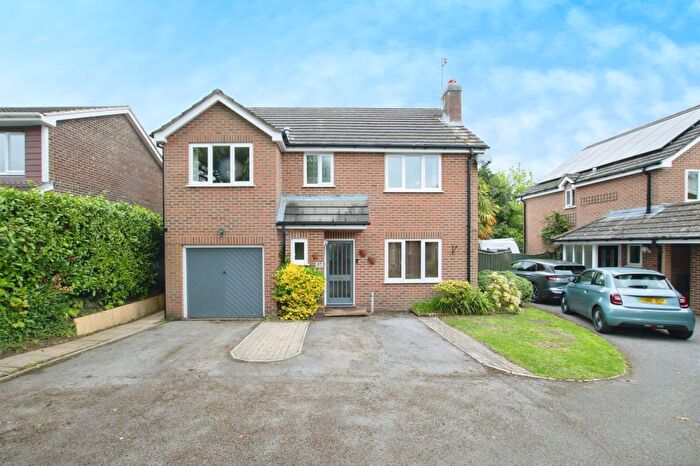 4 Bedroom Detached House For Sale In Pear Tree Close, Alderholt, Fordingbridge, SP6
