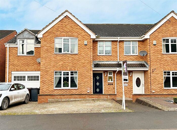 4 Bedroom Semi-Detached House For Sale In Station Road, Hensall, DN14